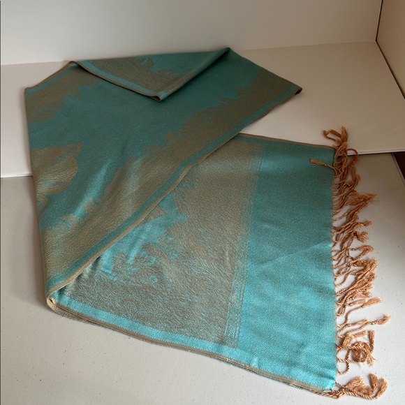 Chic Teal and Gold Blue Pacific Women's Wrap. - Picture 7 of 12